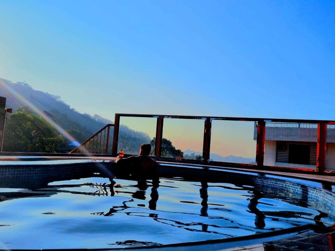 Manthra Leisure Ξενοδοχείο Κάντι Εξωτερικό φωτογραφία